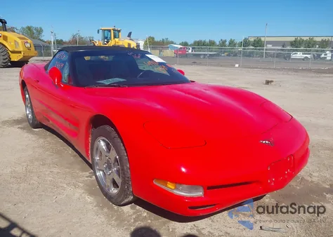 1999 Chevrolet Corvette z USA, uszkodzony, nr VIN 1G1YY32G8X5103177